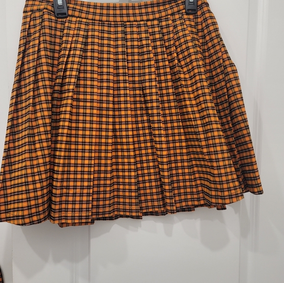 Clothing - Picture 2 of 3